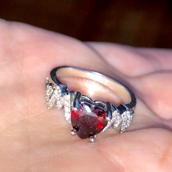 • RING SIZE 6 🥰 - Picture 2 of 3